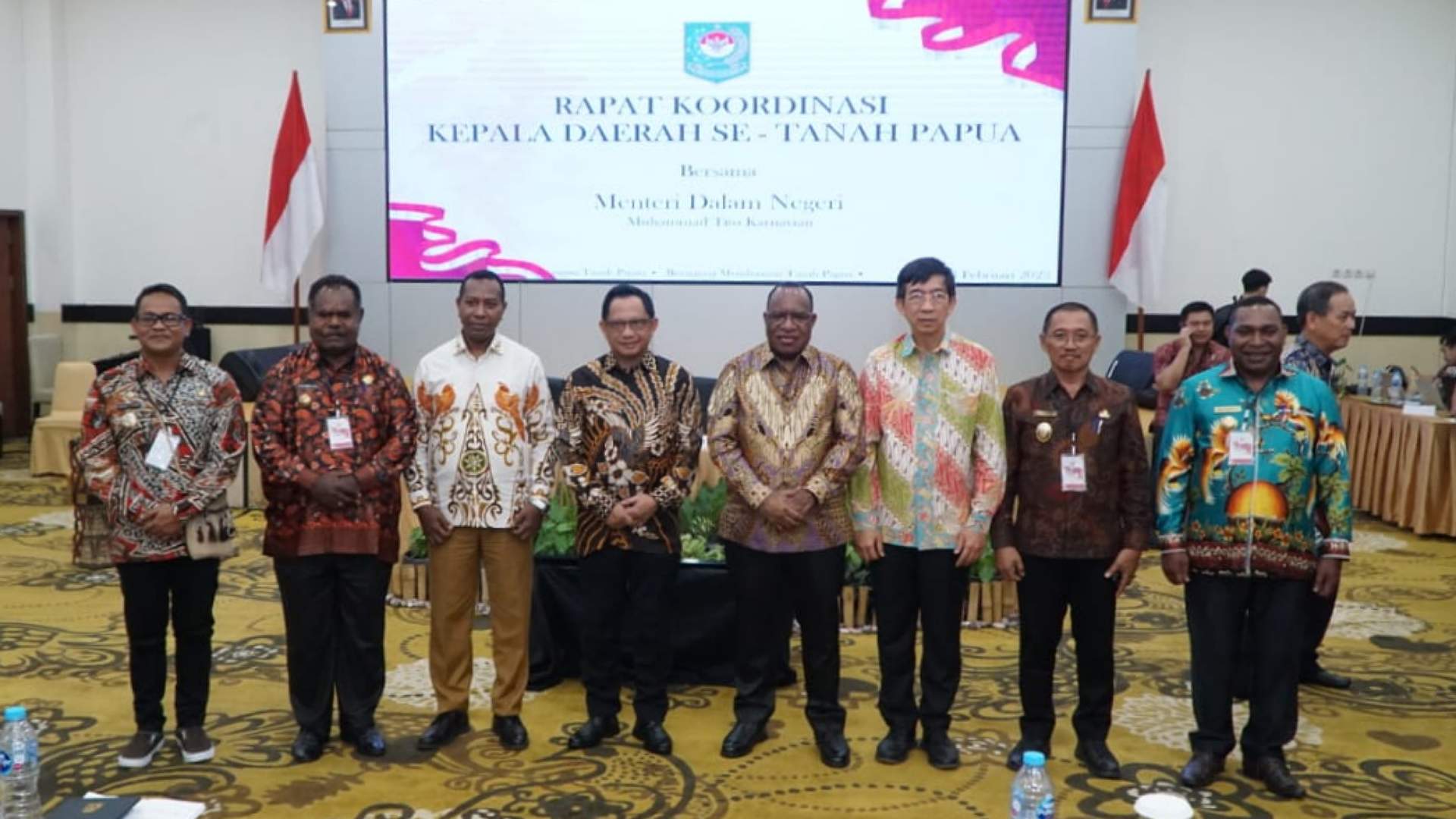pj-bupati-mappi-hadiri-rakor-kepala-daerah-se-tanah-papua-bersama-mendagri