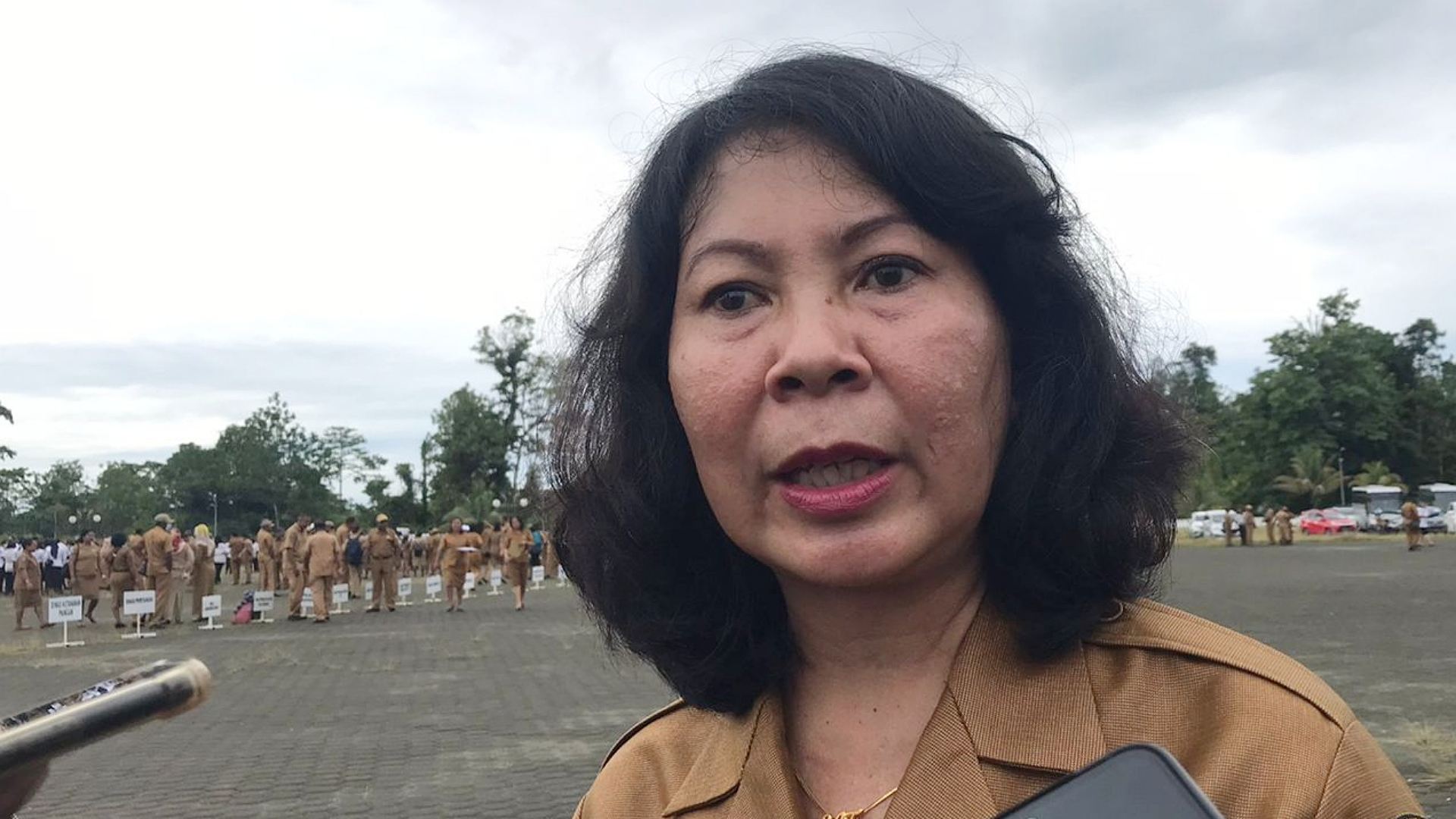 kebutuhan-ayam-beku-400-ton-produksi-peternak-lokal-timika-hanya-30-ton