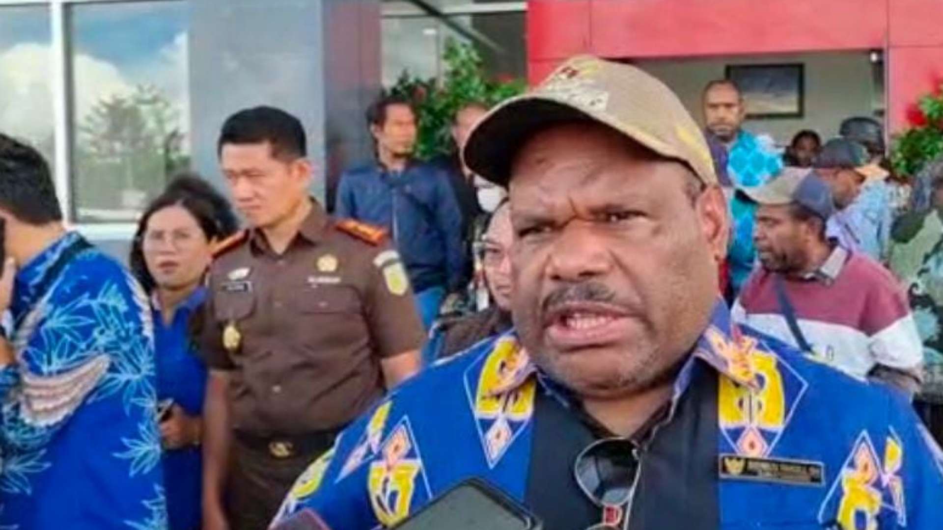 pasca-kontak-tembak-bupati-yahukimo-minta-masyarakat-tenang