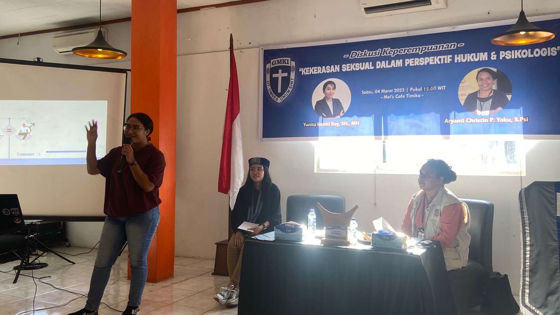 Diskusi kekerasan Seksual Perempuan, GMKI Timika yang menghadirkan Dinas Pemberdayaan Perempuan dan perlindungan Anak serta akademisi, Sabtu (4/3/2023) Foto: Faris/Papua60detik