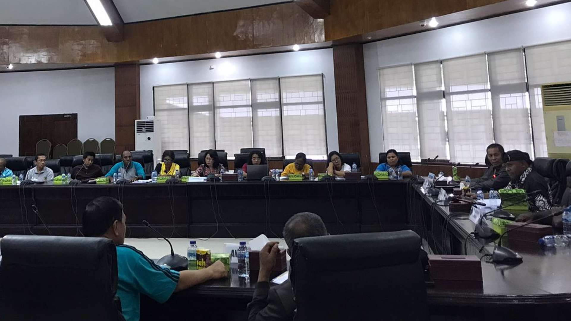 soroti-harga-pakan-ternak-komisi-b-rdp-dengan-disnak-dinas-pertanian-mimika