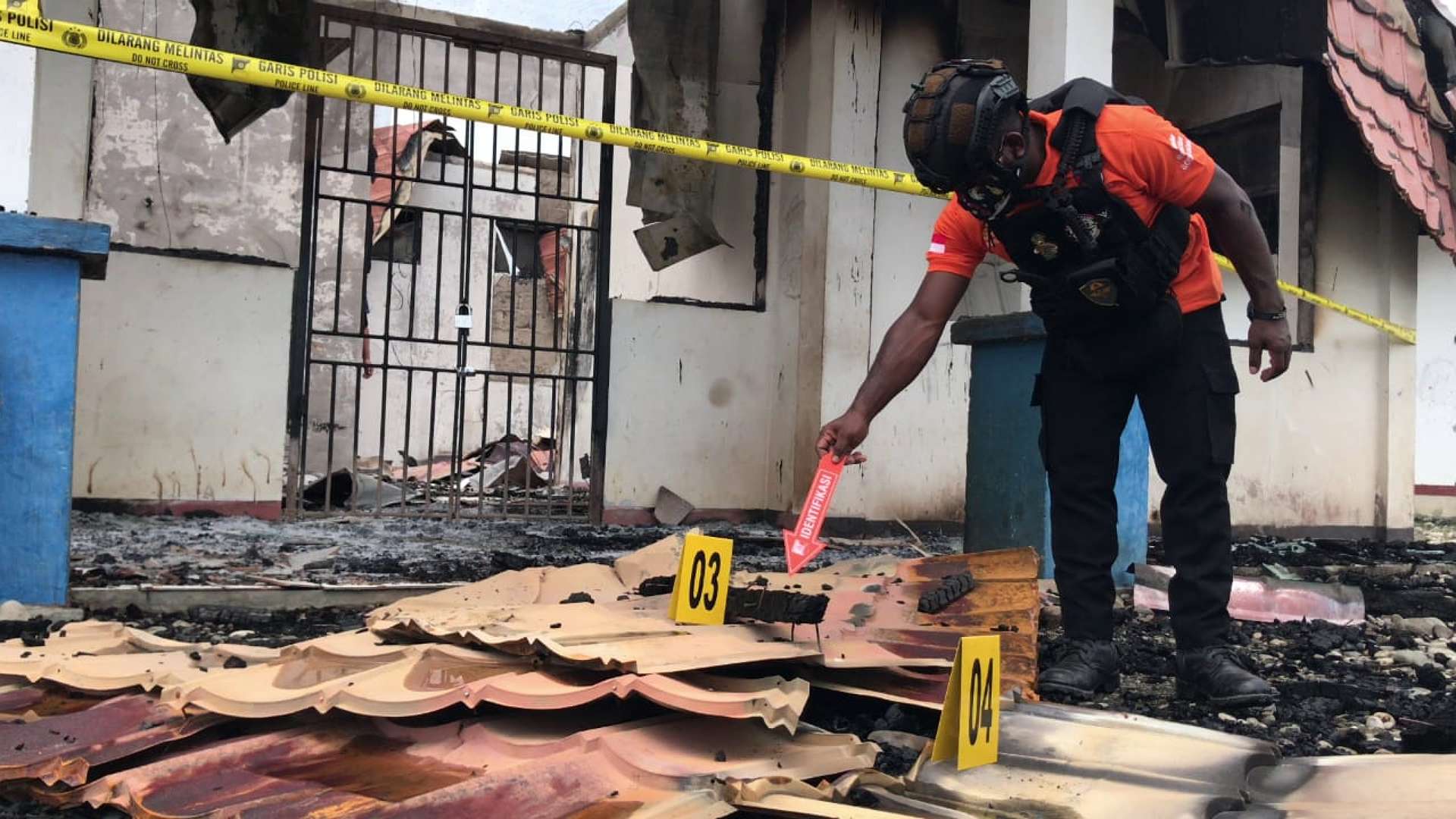 smpn-2-dekai-terbakar-api-hanguskan-seluruh-gedung-dan-isinya