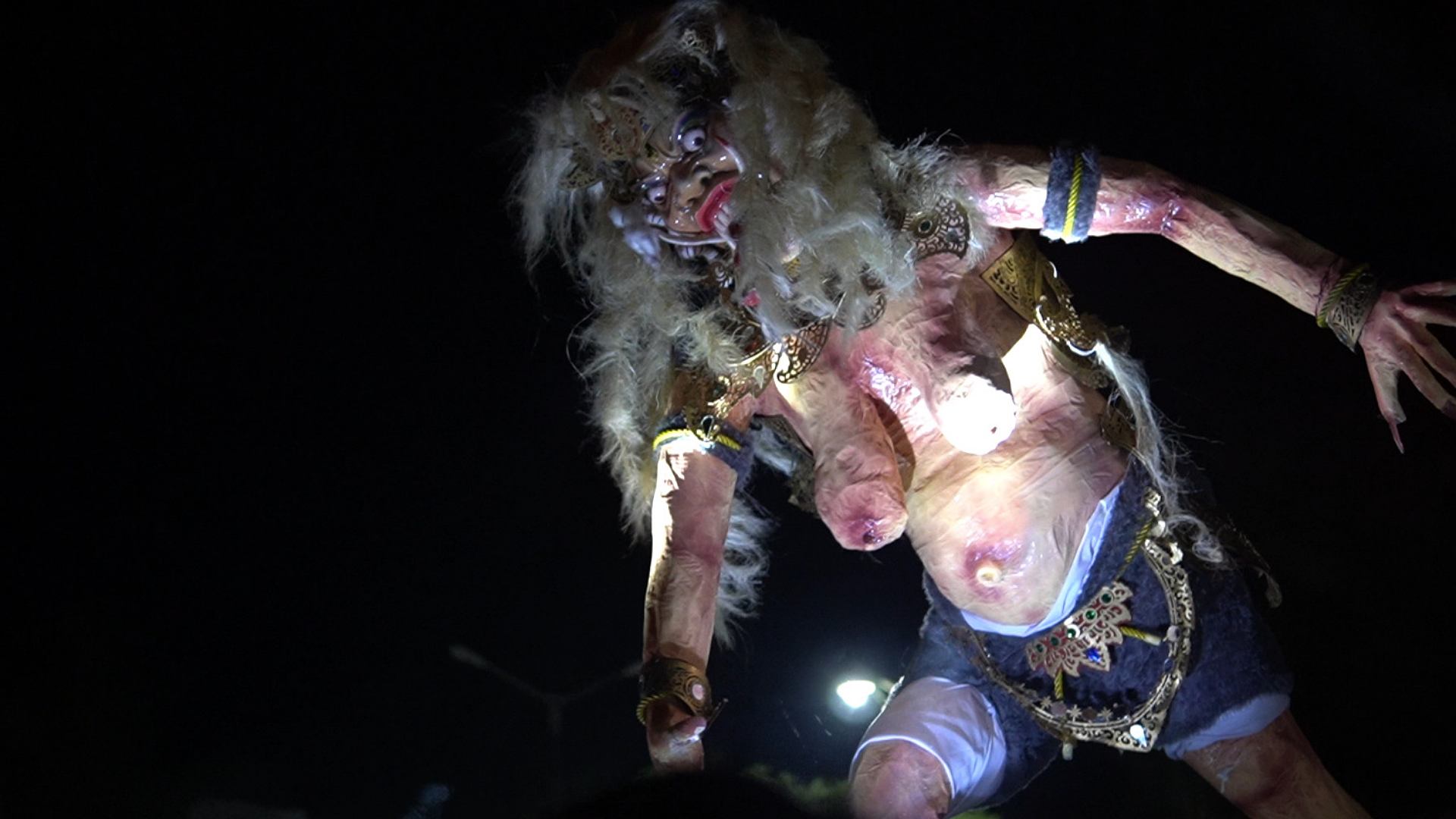 Umat Hindu Timika pawai ogoh-ogoh menyambut Tahun Baru Saka, Selasa (21/3/2023). Foto: Joe Situmaorang/ Papua60detik