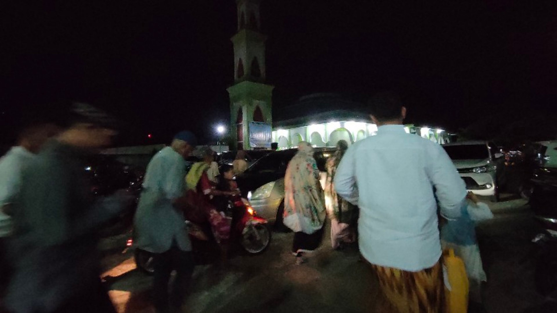 ramadan-tiba-muslim-timika-mulai-salat-tarawih-malam-ini