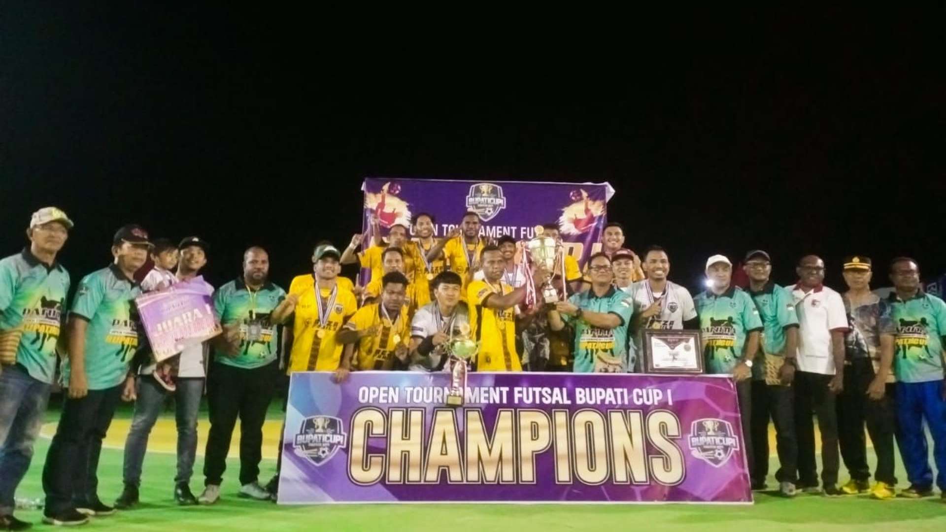 tim-beza-family-juara-michael-gomar-tutup-turnamen-futsal-bupati-cup-i