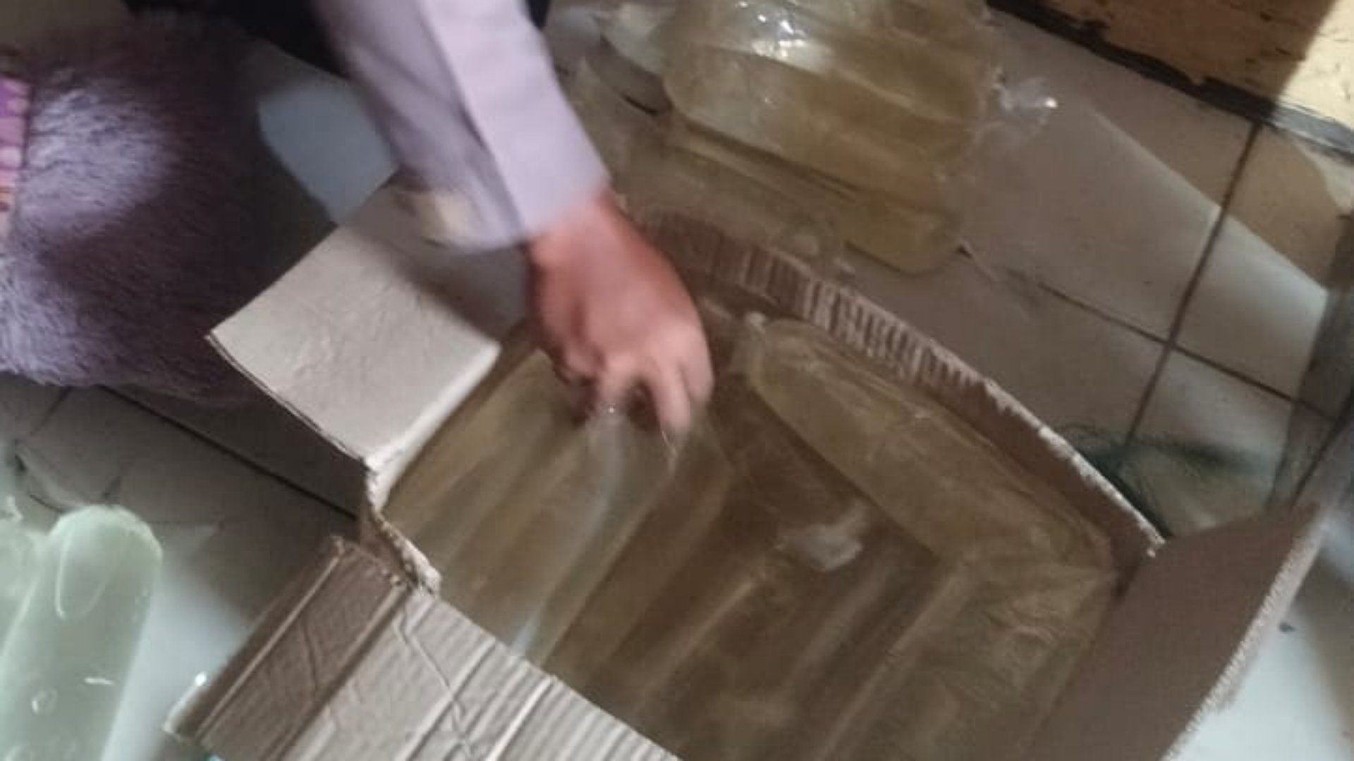 polisi-sita-miras-jenis-sopi-dari-luar-timika-5-pelaku-ditangkap