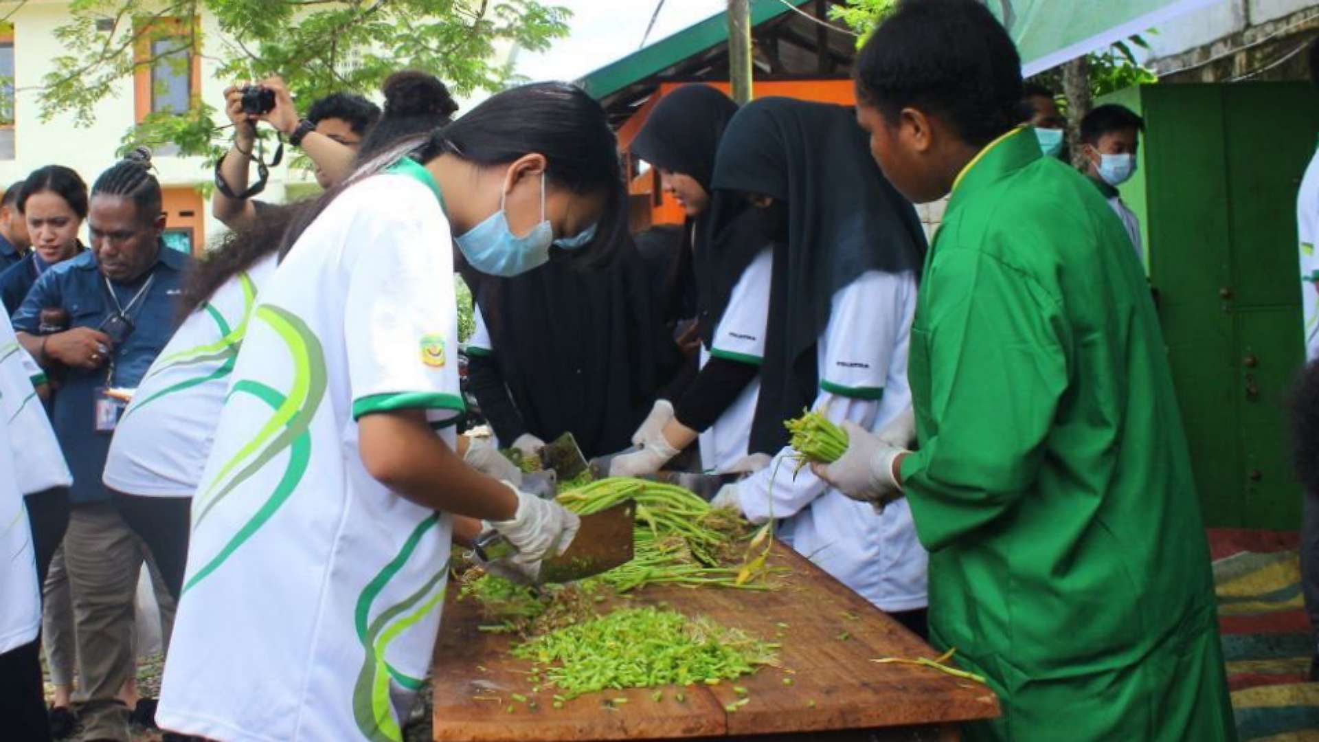 peserta-alam-lestari-pt-freeport-belajar-eko-edukasi-dari-siswa-satp