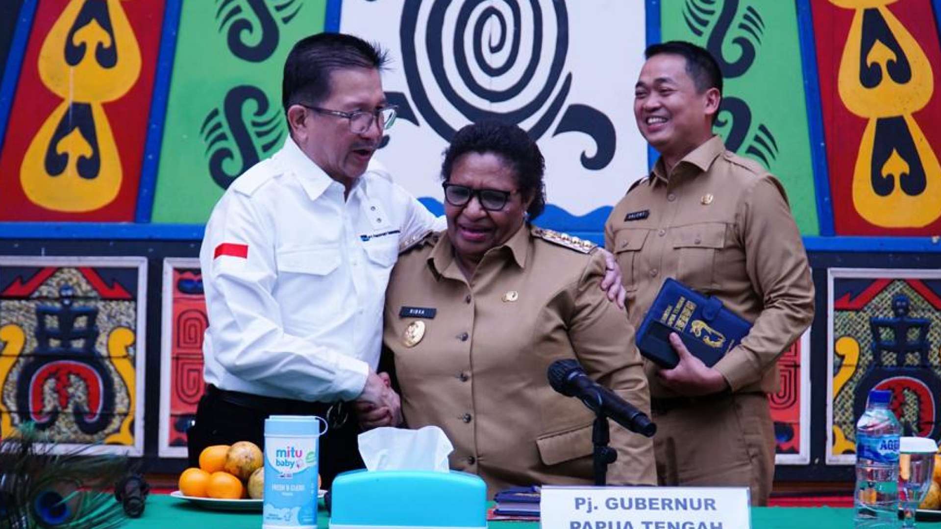 presdir-pt-freeport-tony-wenas-silaturahmi-ke-pj-gubernur-papua-tengah