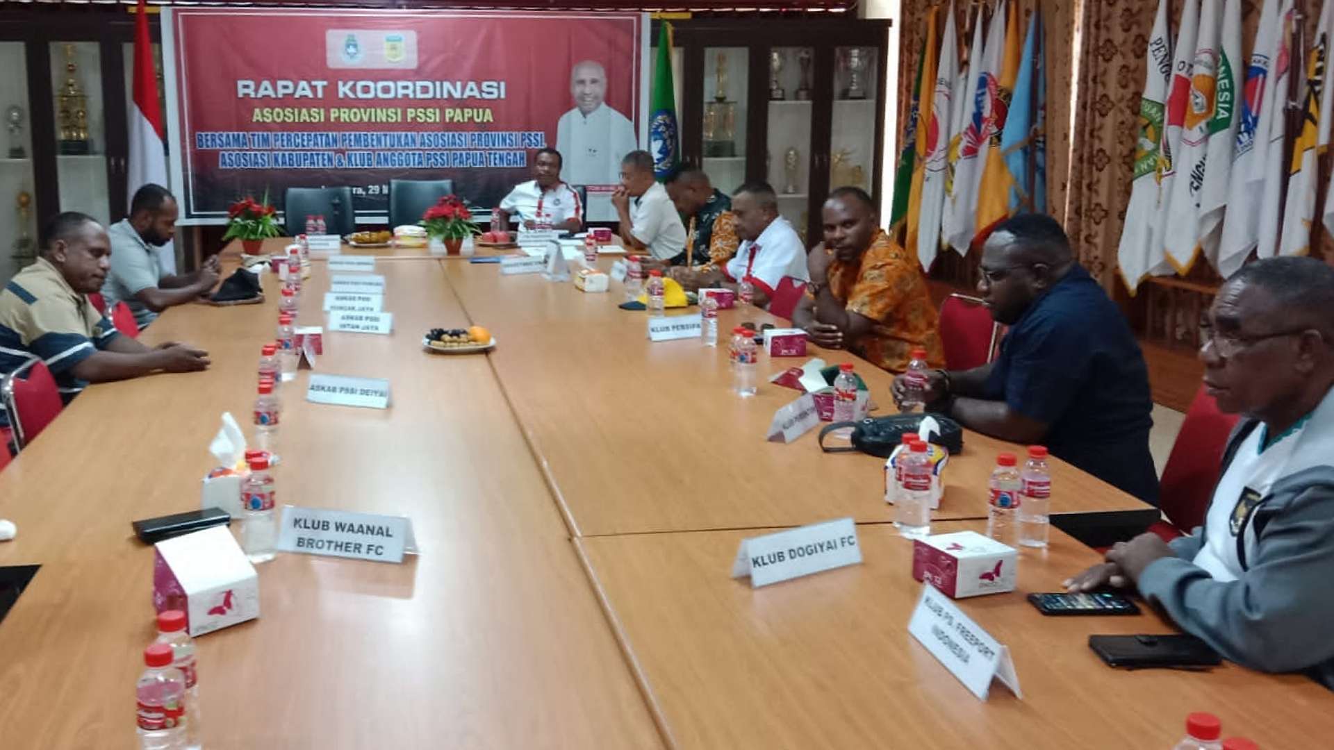 askab-pssi-se-papua-tengah-bahas-percepatan-kongres-asprov