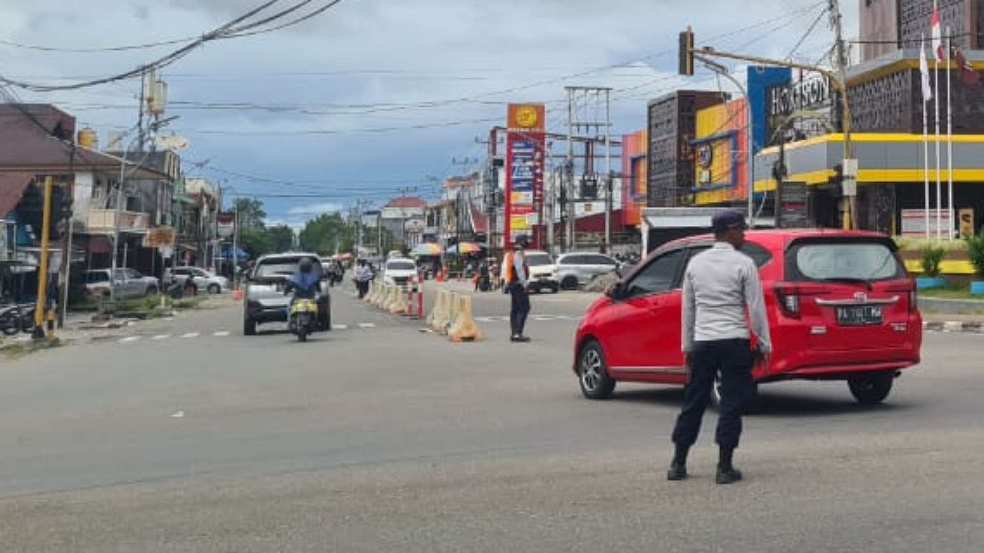 dishub-uji-coba-dua-arah-sebagian-jalan-budi-utomo-dprd-protes