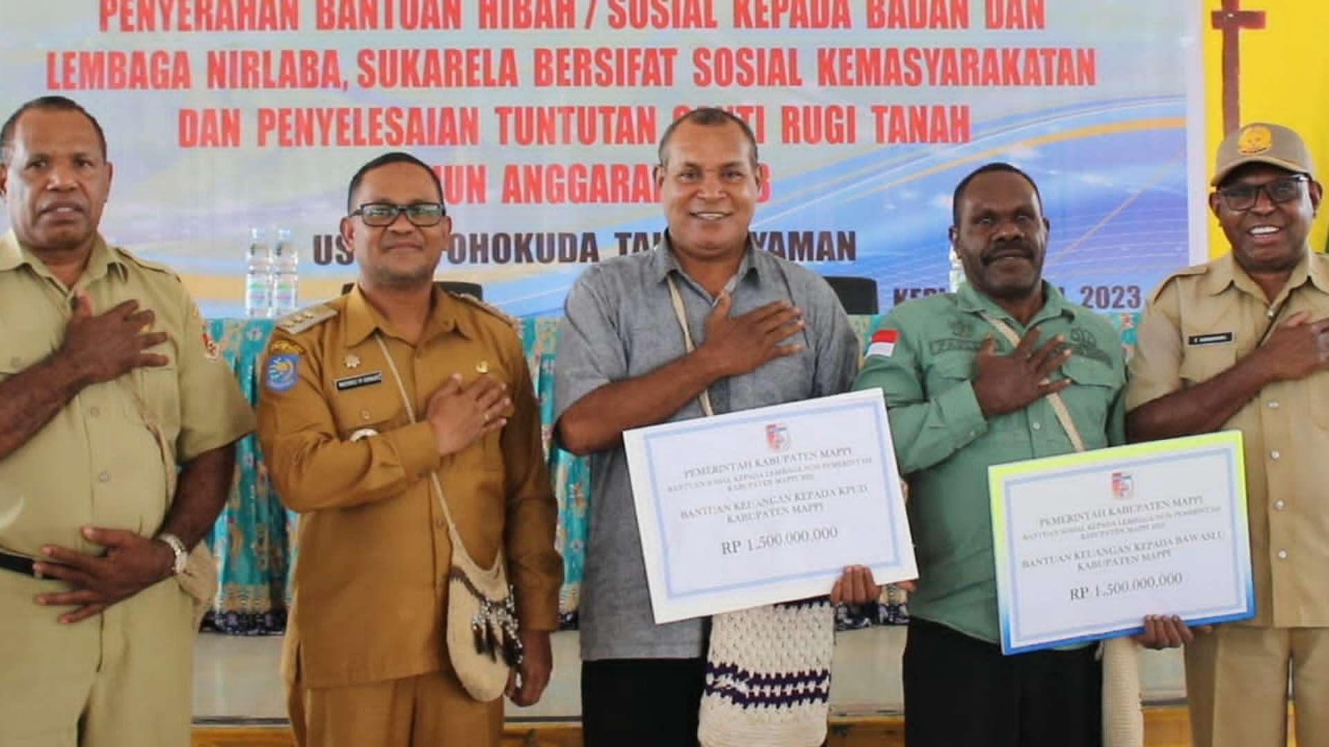 pemkab-mappi-hibahkan-dana-ke-kpu-bawaslu