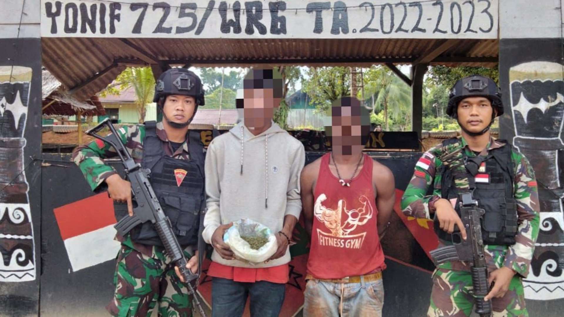 lagi-satgas-pengamanan-perbatasan-di-boven-digoel-tangkap-pemuda-bawa-ganja