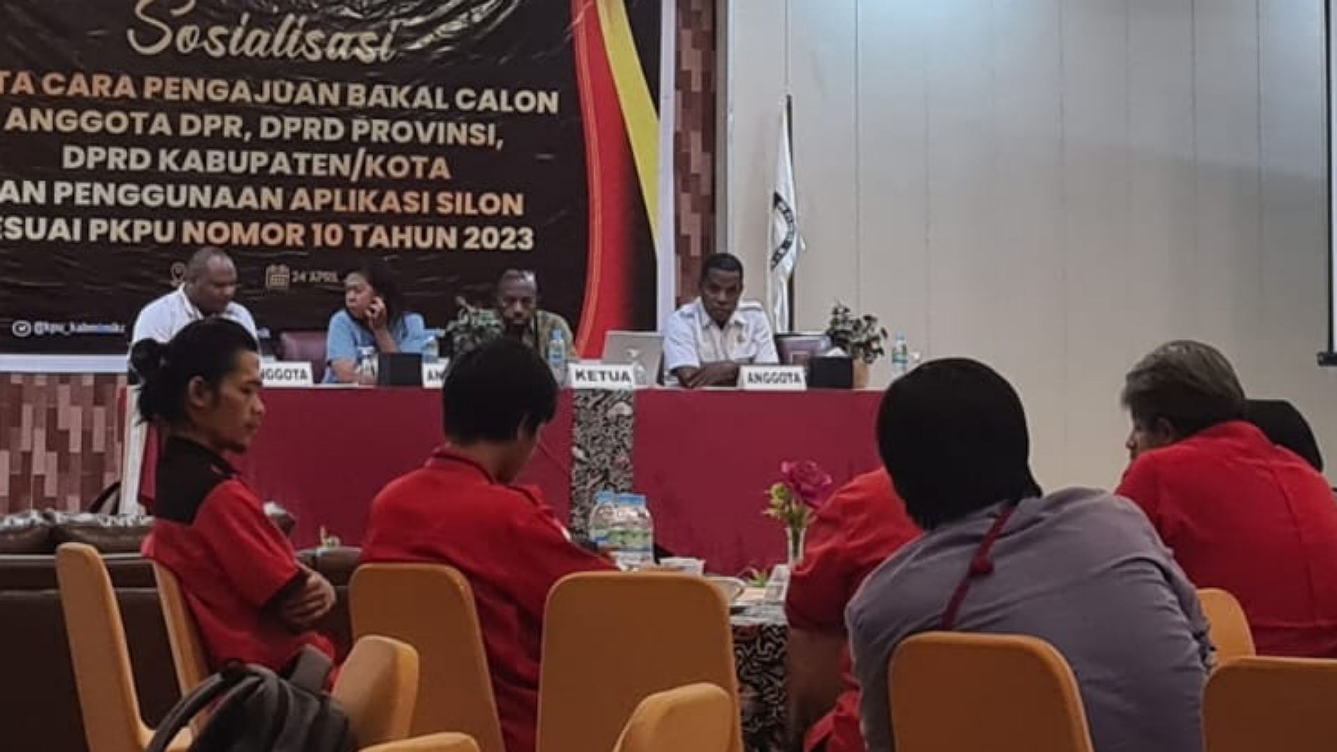 kpu-mimika-sosialisasi-tata-cara-pengajuan-bakal-calon-anggota-legislatif