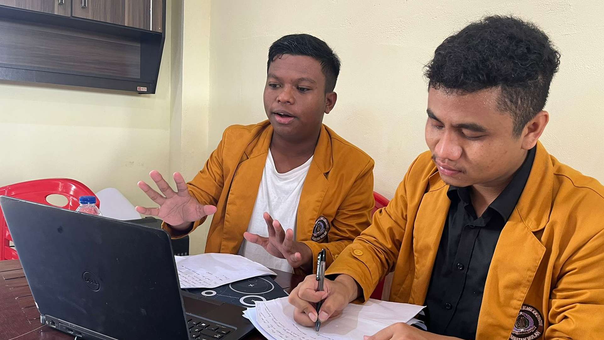 raih-peringkat-4-wilayah-tim-debat-stie-jb-lolos-ke-tingkat-nasional