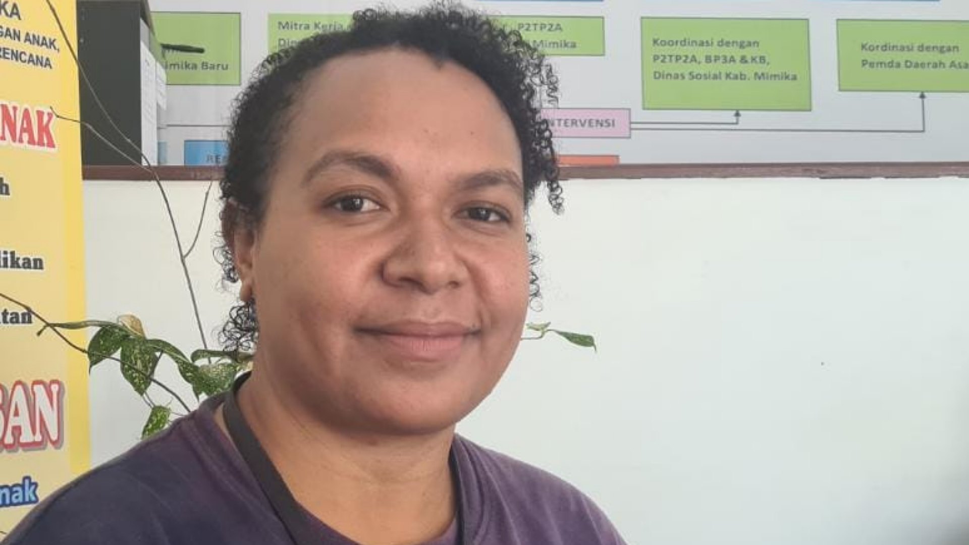 Capt: Staf Pendamping Psikologi DP3AP2KB Mimika, Aryanti Christin P Yoku, Foto:Faris/ Papua60detik
