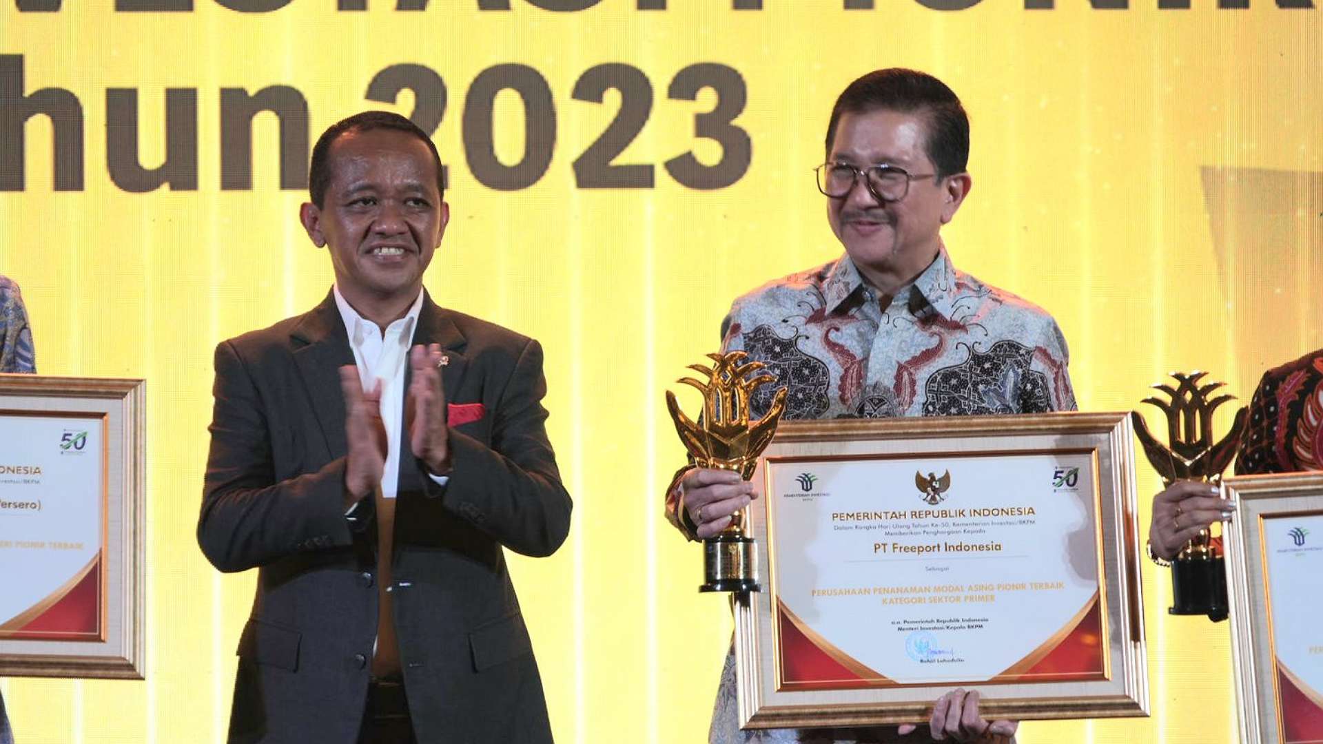 pt-freeport-terima-anugerah-investasi-pionir-2023-dari-bkpm