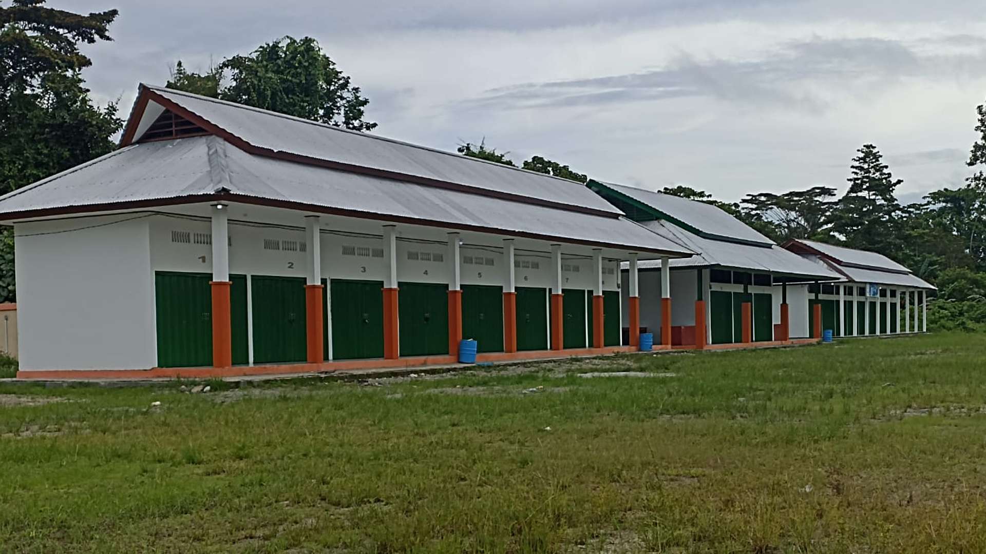 sepi-pembeli-pasar-mapurujaya-kini-tak-lagi-beroperasi