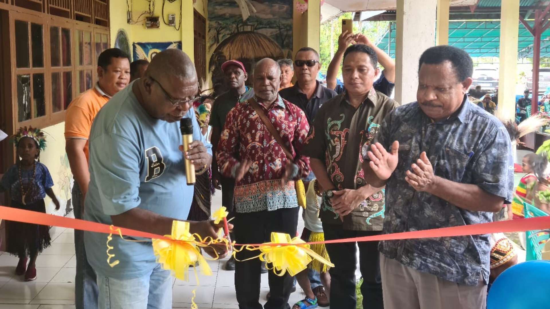 pt-freeport-bantu-gedung-tk-warga-utikini-baru-setelah-18-tahun-harus-nyewa