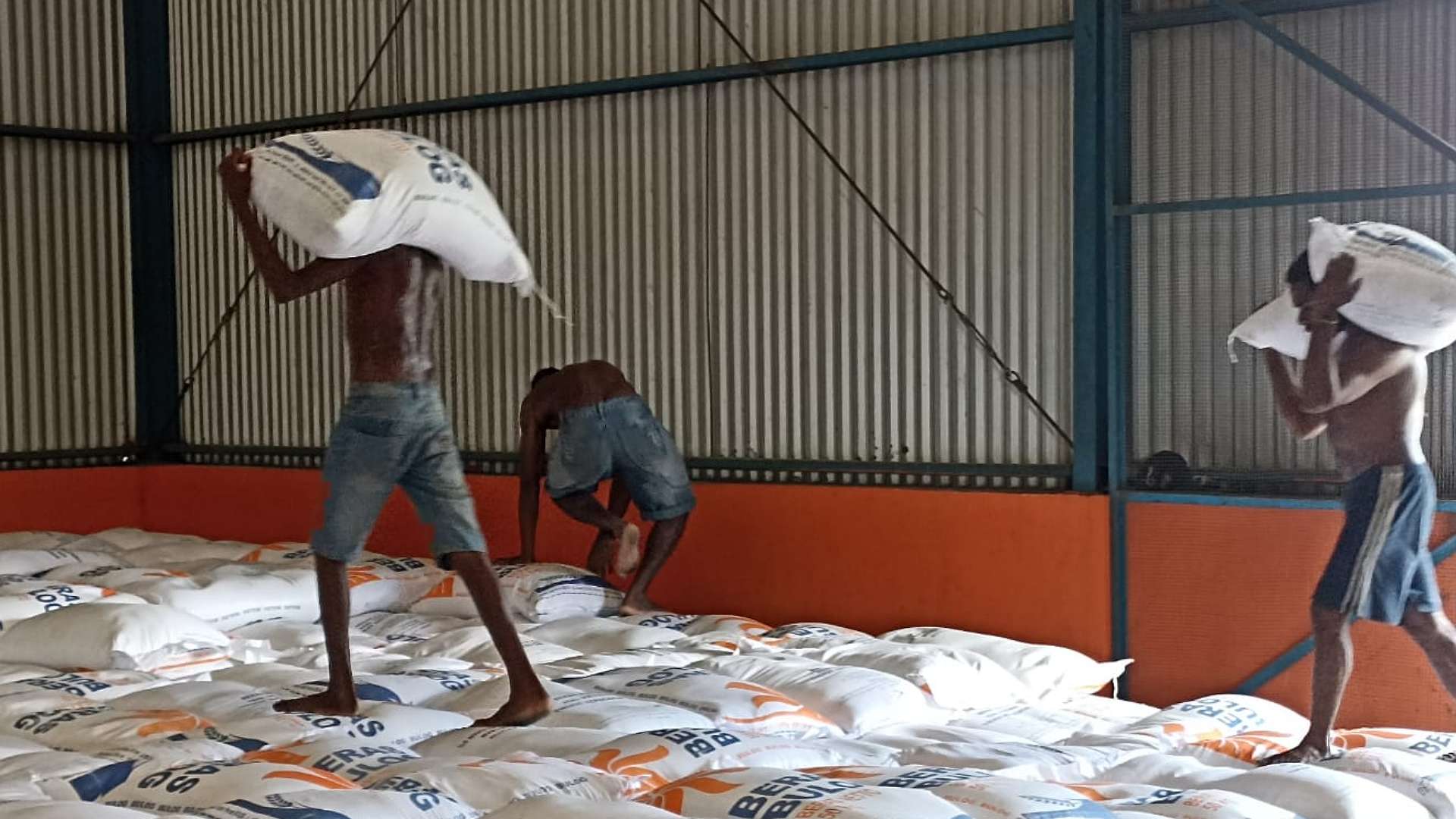 sempat-terjadi-kekosongan-beras-di-bulog-timika