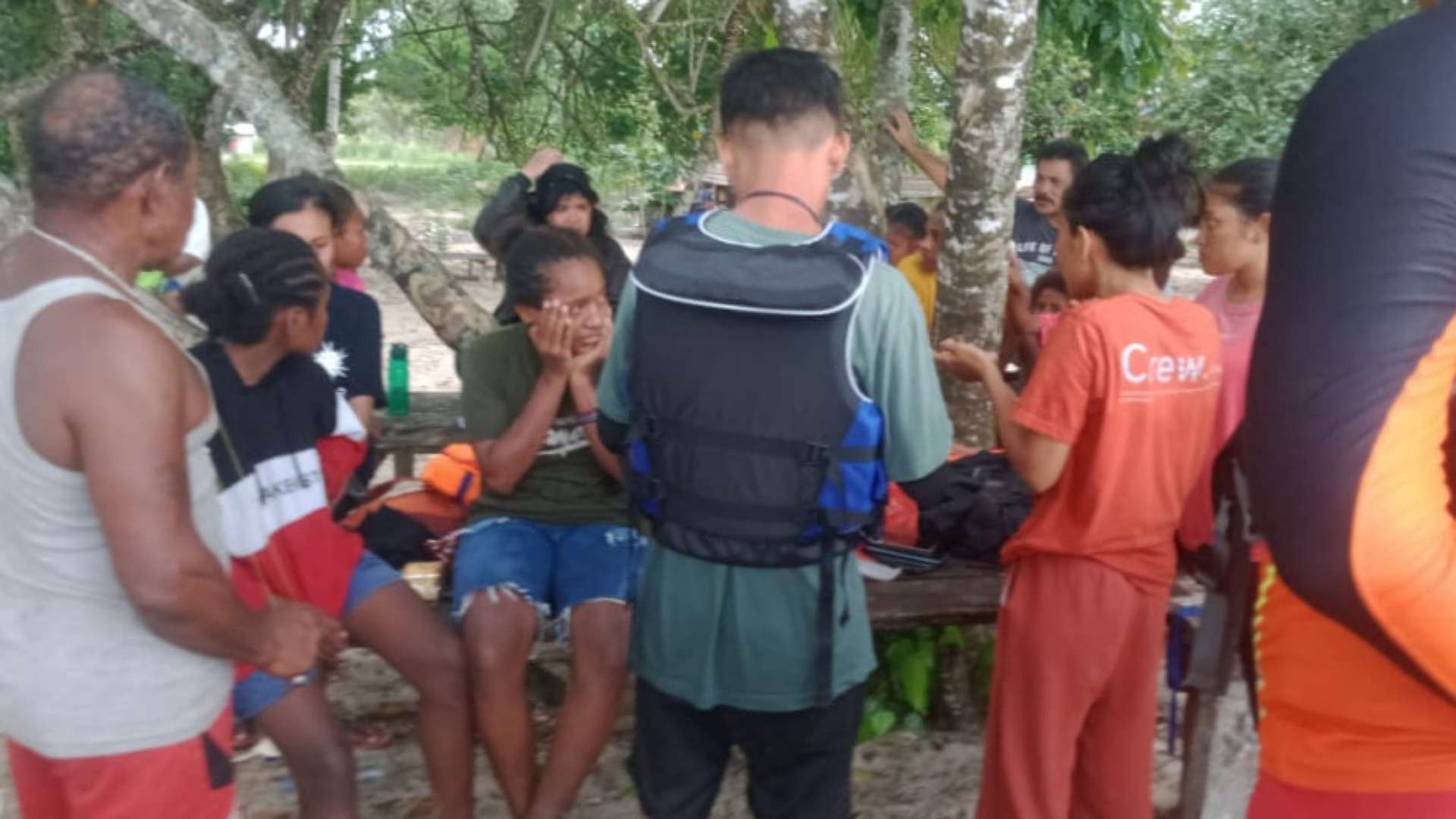kecelakaan-perahu-9-guru-selamat