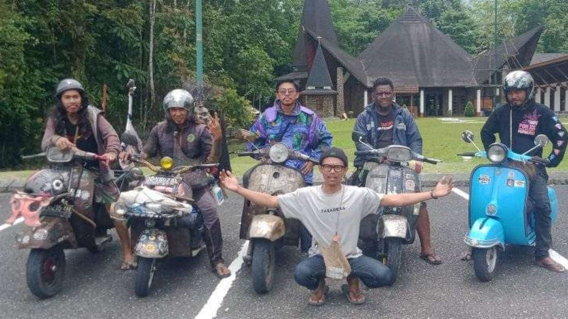 Okka dan Aseng bersama Kovac Timika. Foto: Istimewa