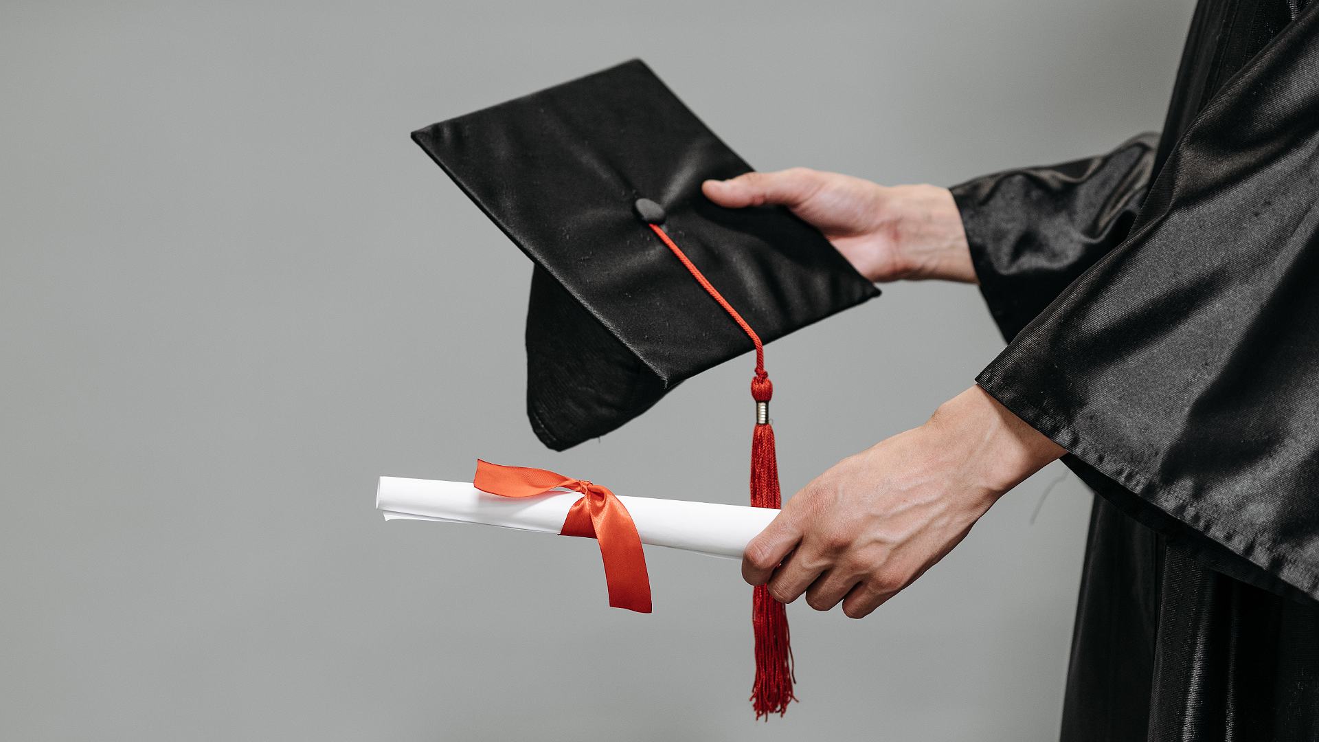 bebani-orang-tua-sekolah-diminta-tak-bikin-penamatan-mewah