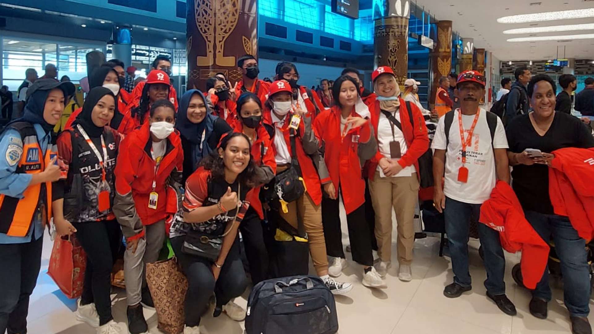 wakili-provinsi-tim-pmr-wira-mimika-berangkat-ke-jumbara-ix-lampung