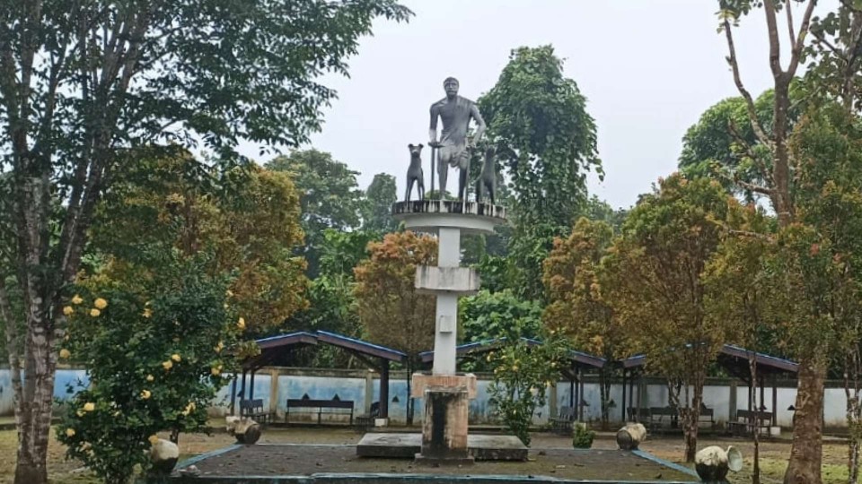 Patung Tete Mapuru di Taman Mapurupuwau Distrik Mimika Timur. Foto: Eka/ Papua60detik