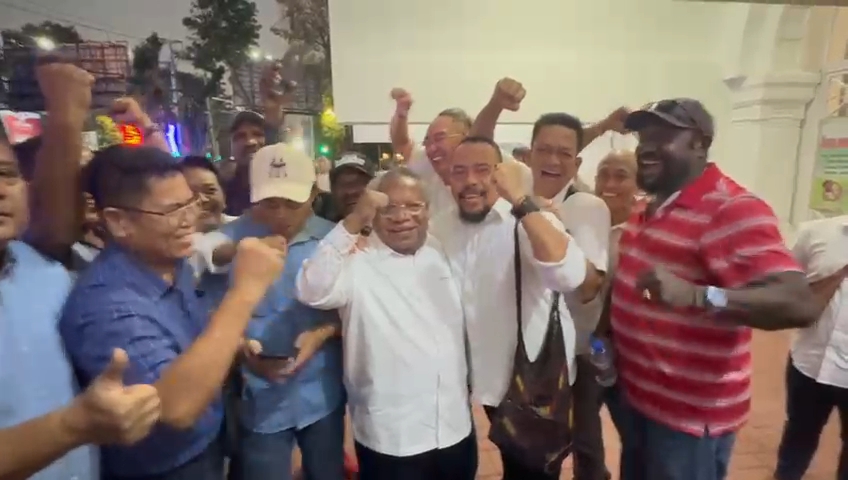 eltinus-omaleng-divonis-bebas