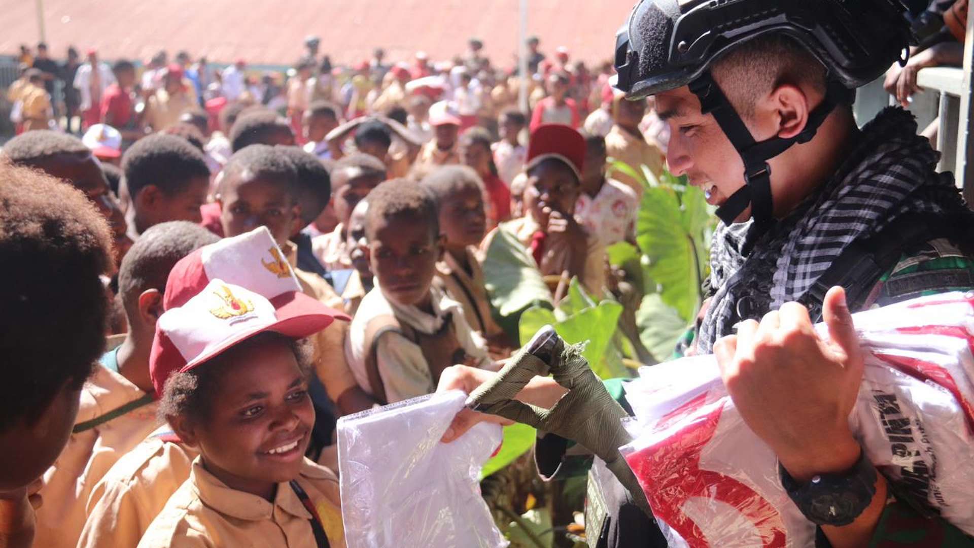 satgas-yonif-pr-330tri-dharma-serbu-sekolah-di-sugapa