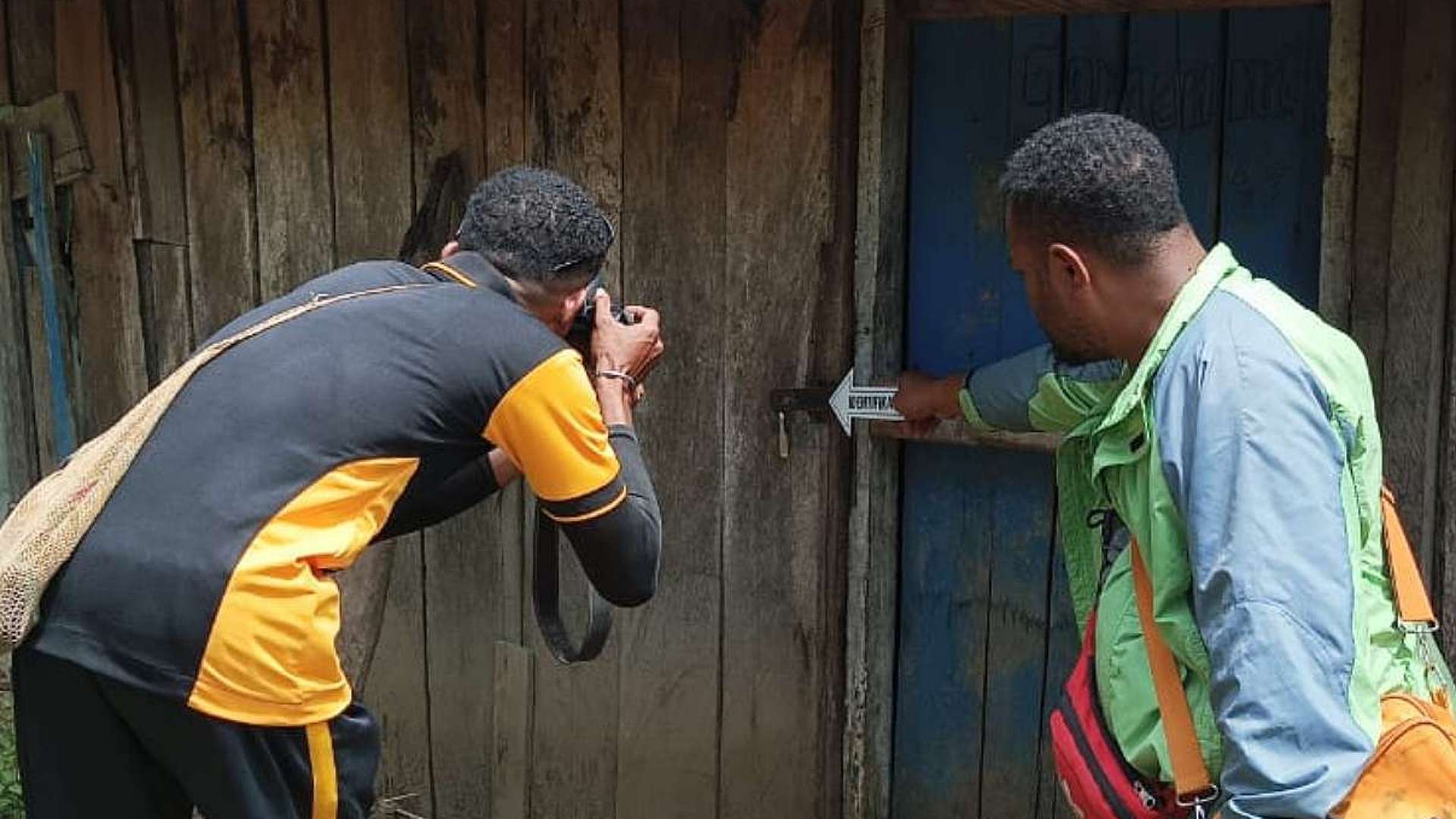 curiga-bunuh-istri-sendiri-keluarga-korban-bakar-rumah-fw