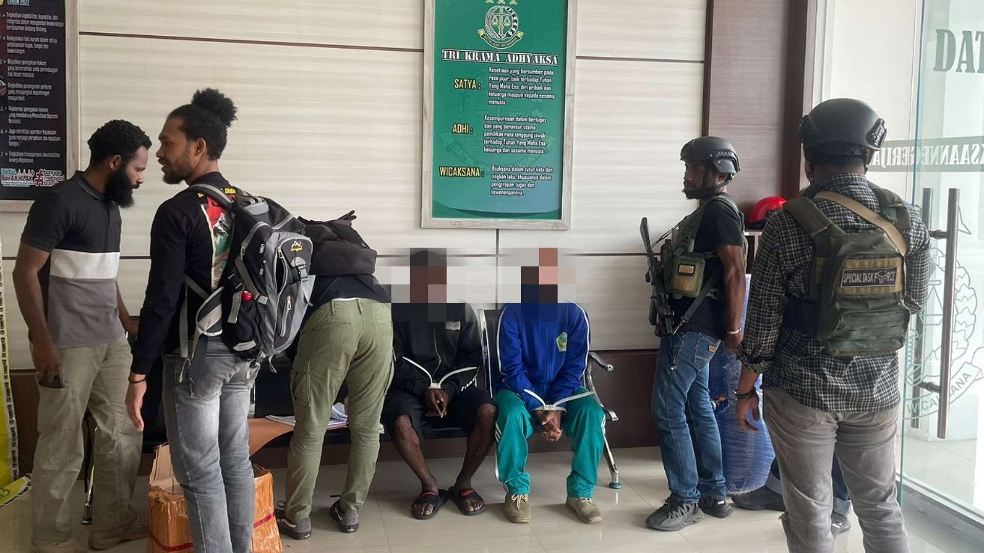 perkara-senjata-api-polisi-serahkan-yl-mm-ke-kejari-jayawijaya