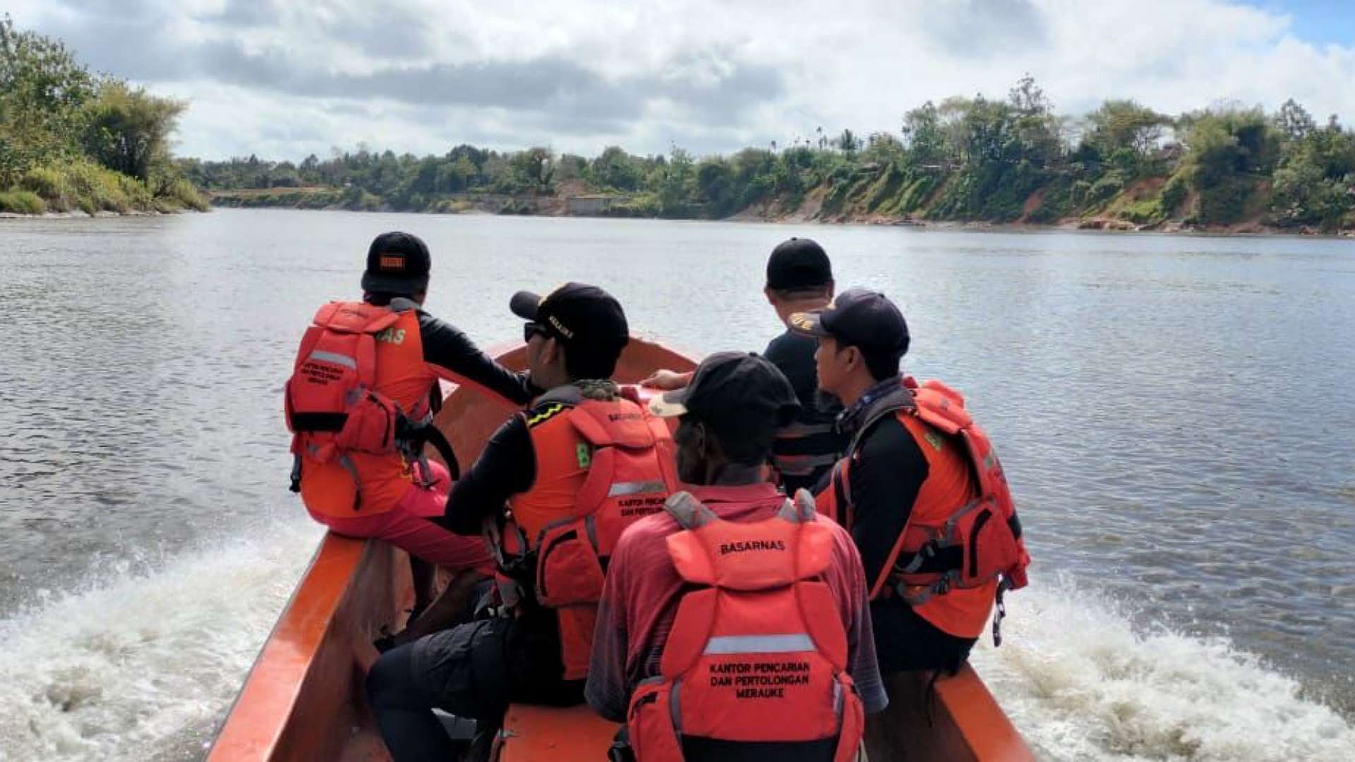 seorang-balita-jatuh-dari-perahu-tim-sar-merauke-kerahkan-tim-pencari