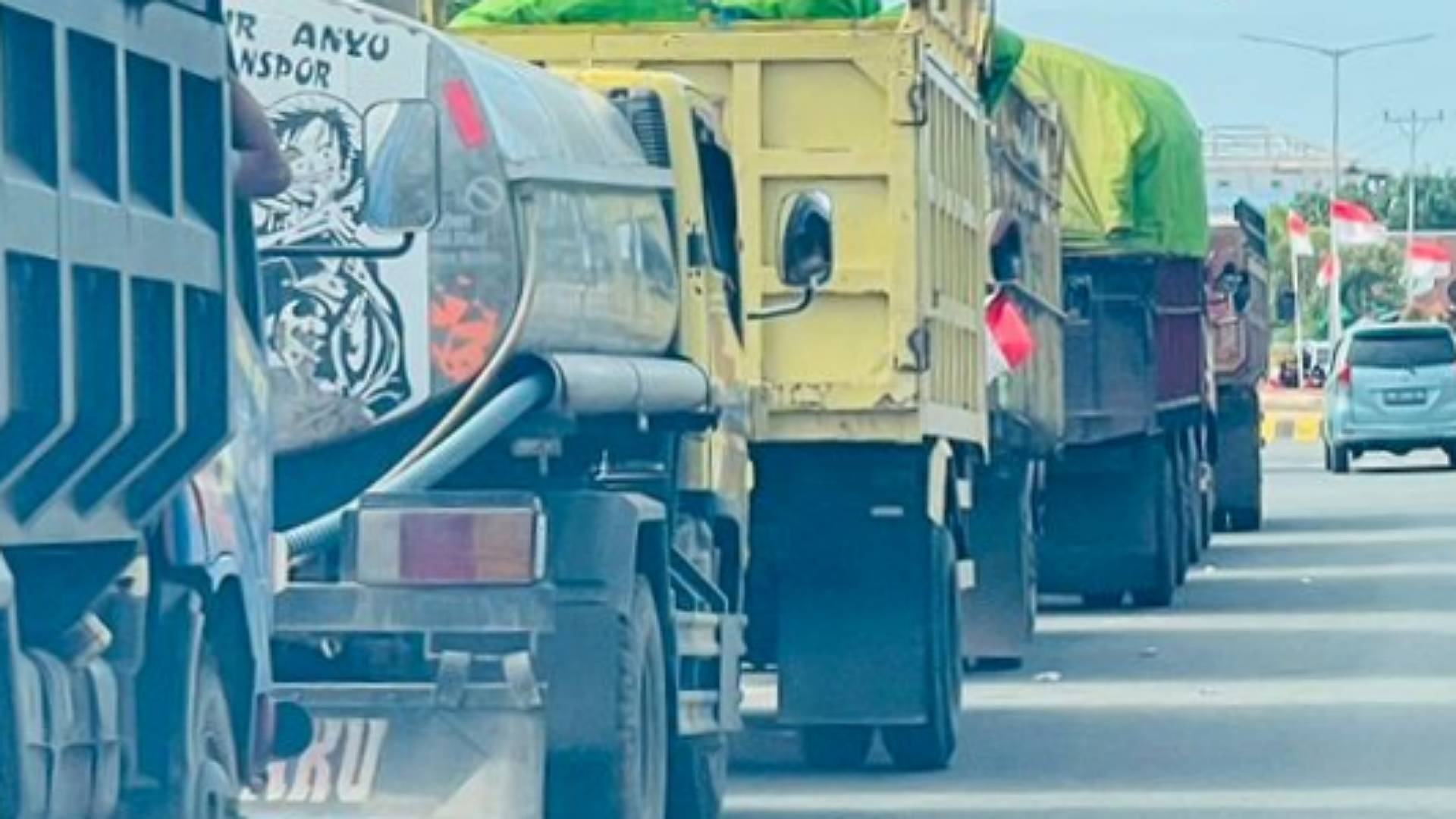 antrian-bbm-di-spbu-merauke-diduga-karena-ulah-pengetab