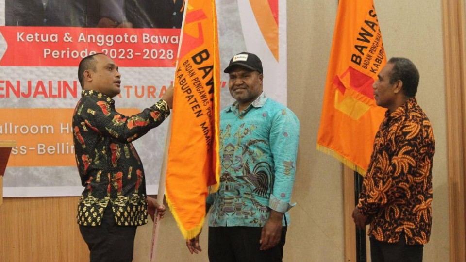 blasius-narwadan-sentil-komisioner-bawaslu-mimika-yang-baru