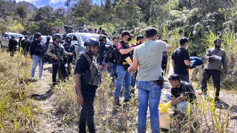 dibunuh-kkb-jasad-aktivis-perempuan-papua-berhasil-ditemukan