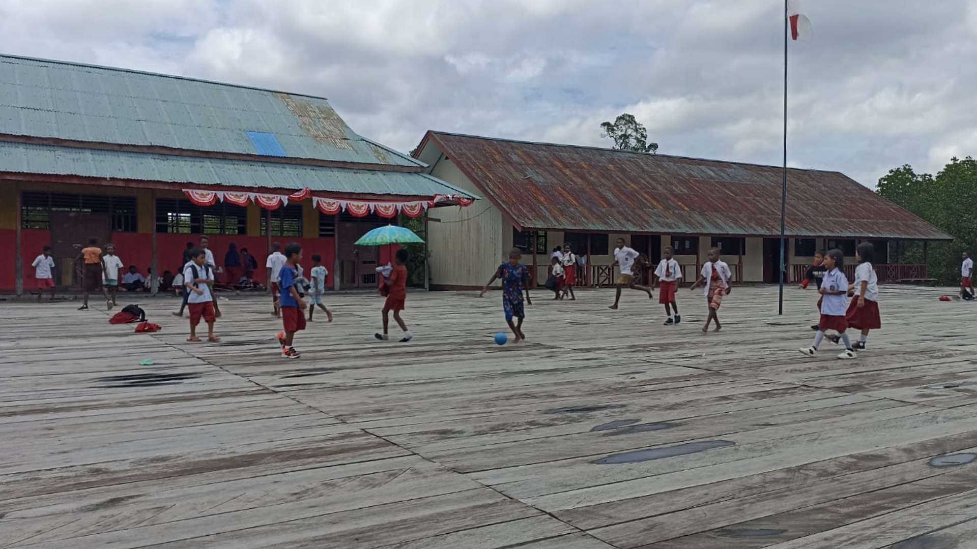 potret-pendidikan-dasar-di-pomako-dewan-memprihatinkan