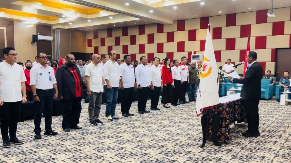 apolo-safanpo-lantik-11-pengprov-cabor-papua-selatan