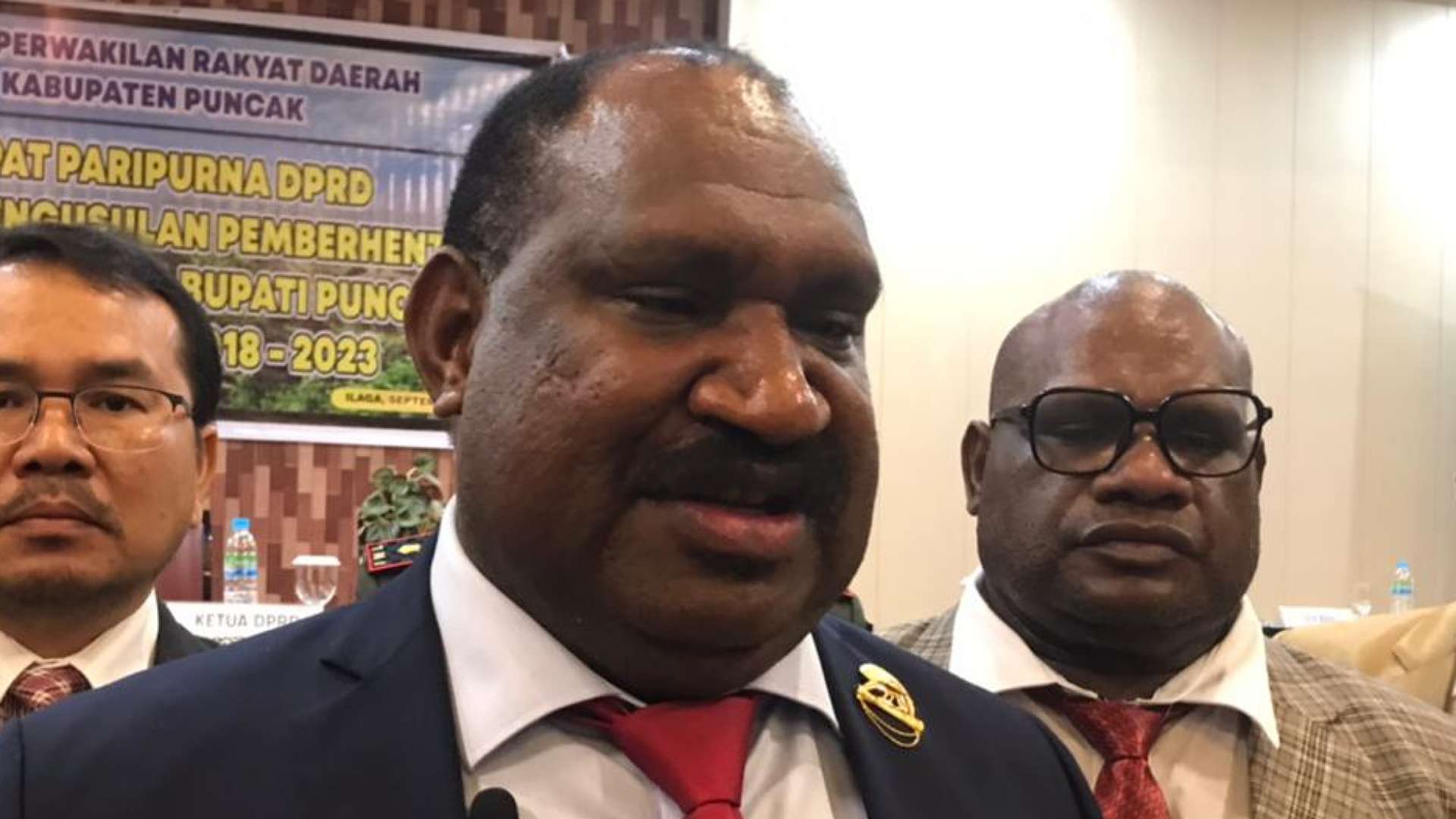 willem-wandik-mengaku-siap-maju-di-bursa-pemilihan-gubernur-papua-tengah