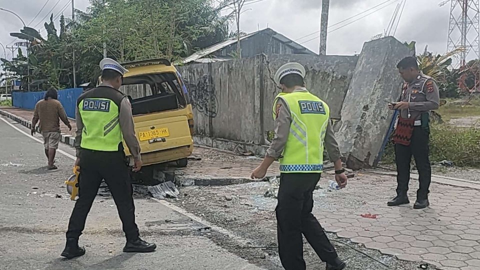 polisi-beberkan-kronologis-kecelakaan-avanza-dengan-mobil-antar-jemput-sekolah