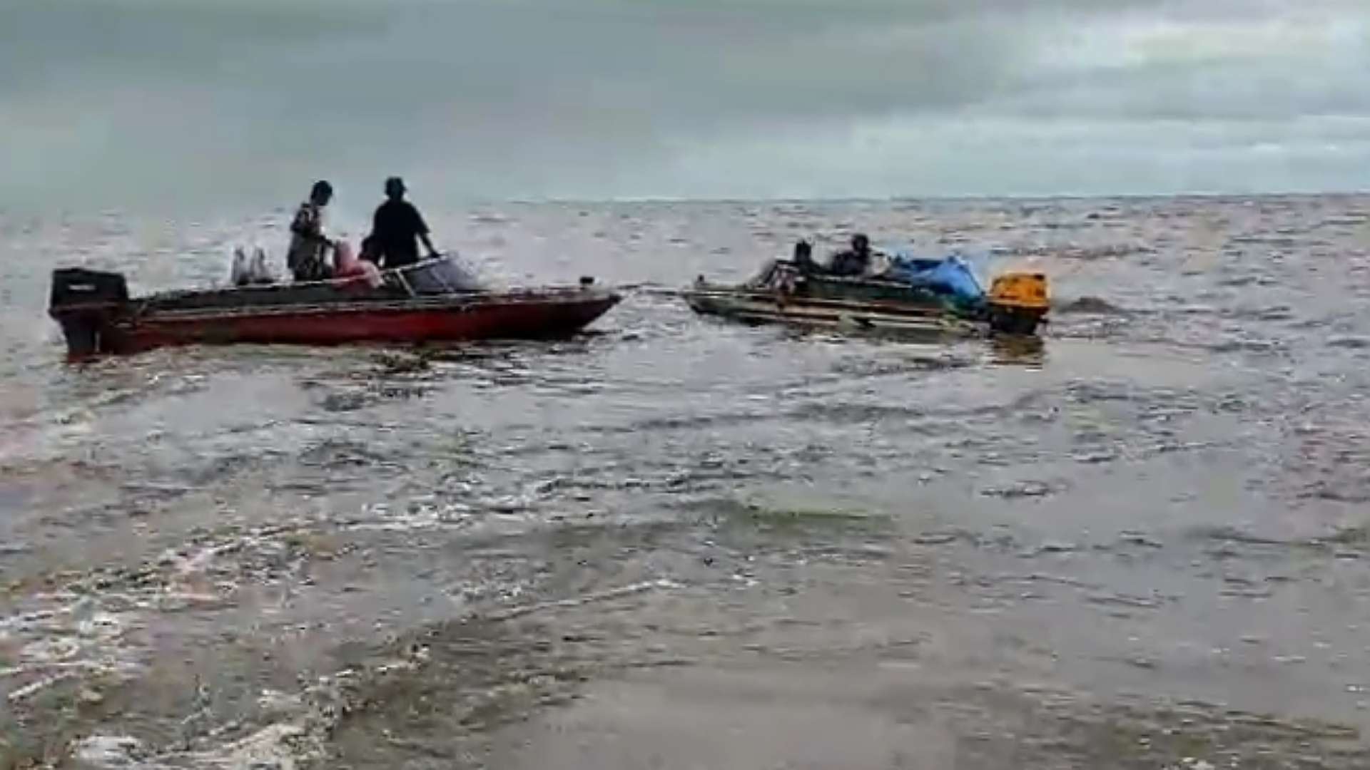 speed-boat-bermuatan-sayur-ditemukan-dua-penumpangnya-selamat