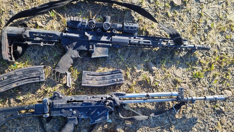 satgas-damai-cartenz-tembak-mati-4-anggota-kkb