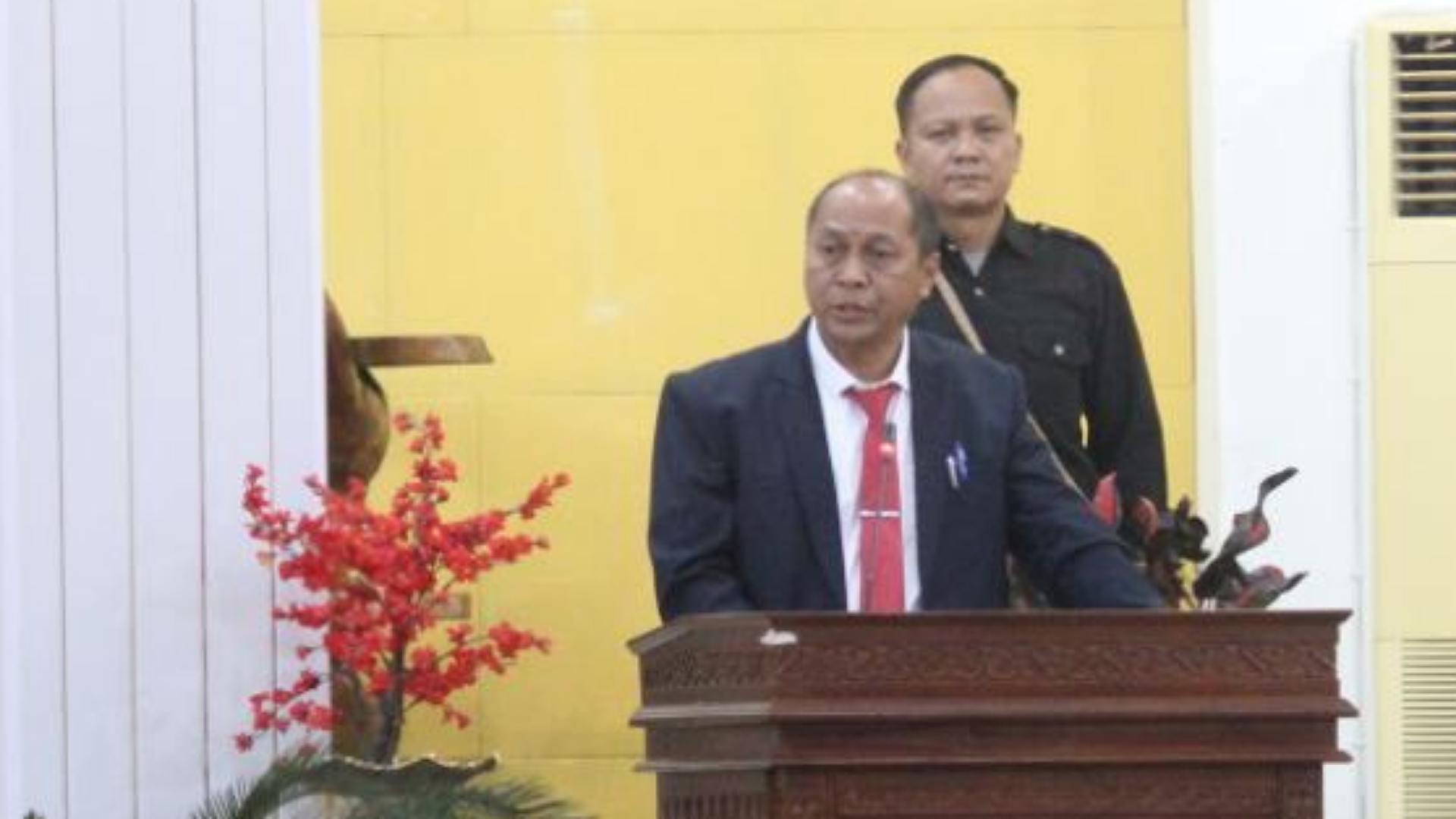 Plt Sekretaris Daerah (Sekda) Mimika Robert Mayaut. Foto: Faris/ Papua60detik