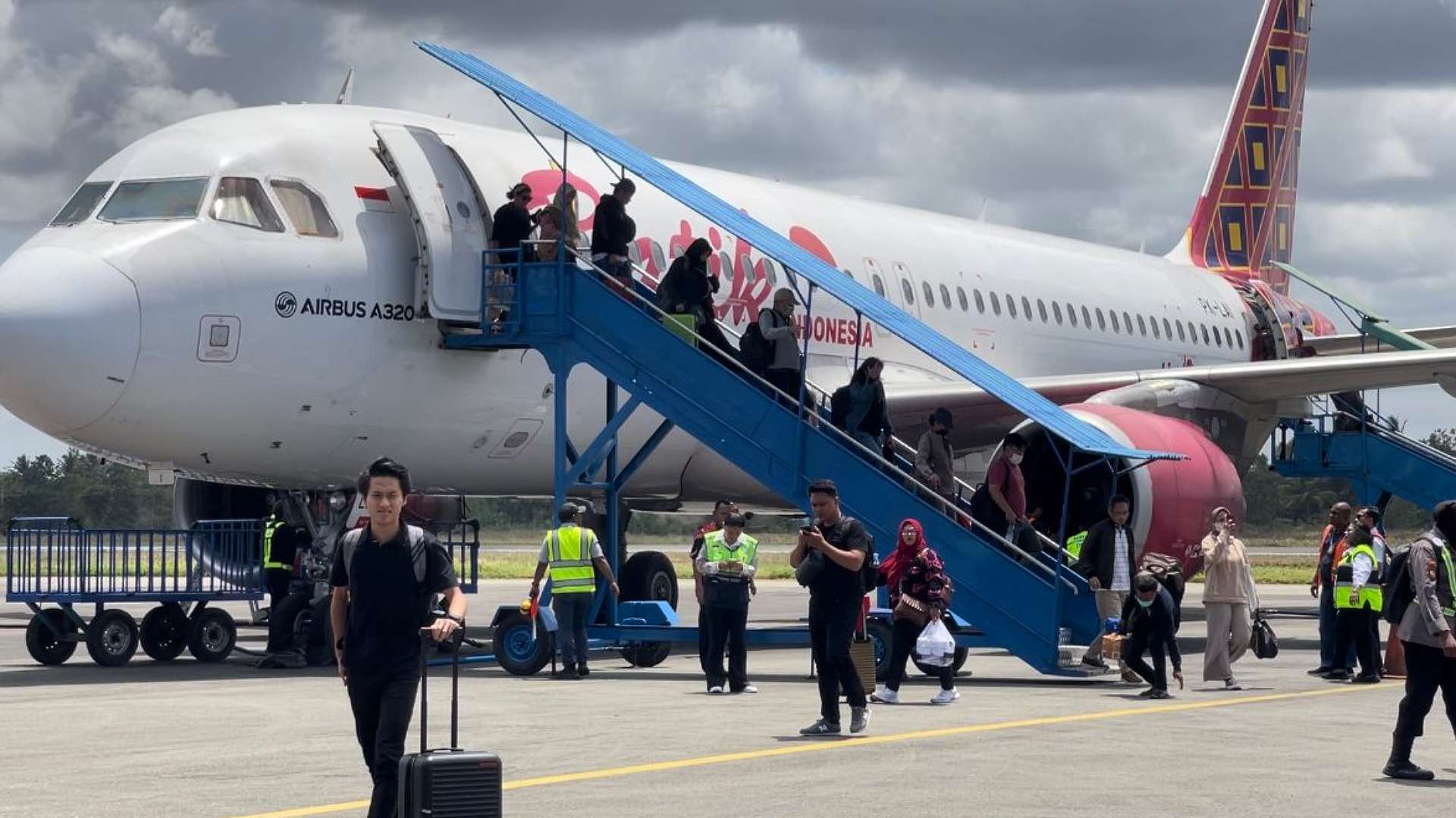 batik-air-kembali-landing-di-merauke-wabup-berharap-harga-tiket-terjangkau