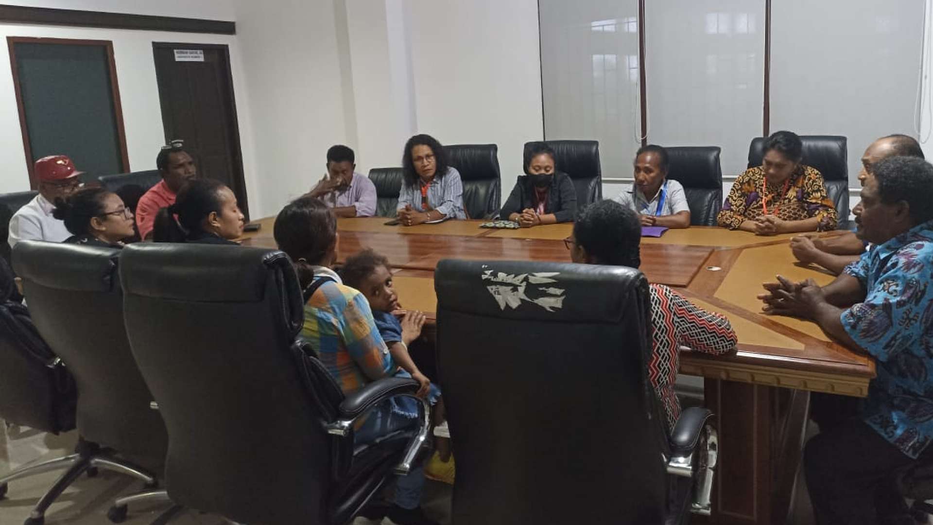 terkendala-uang-wisuda-mahasiswa-sttji-kelas-timika-temui-komisi-c-dprd