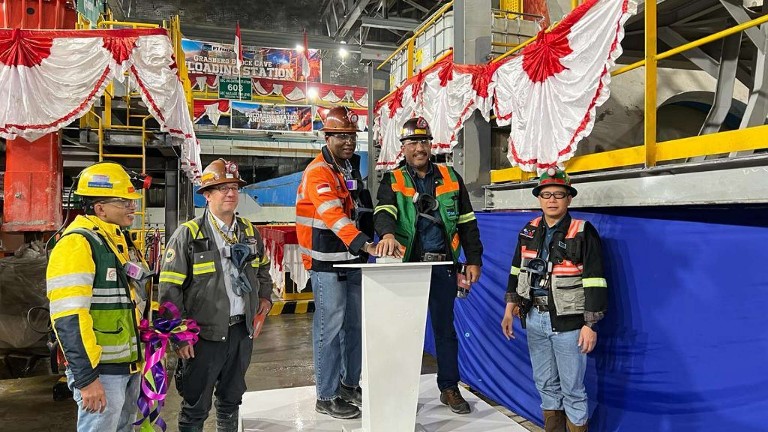 luncurkan-mesin-baru-porduksi-pt-freeport-lebih-aman