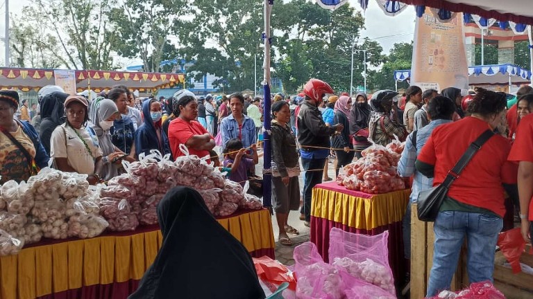 pemerintah-galakkan-pasar-murah-pedagang-sayur-sambat
