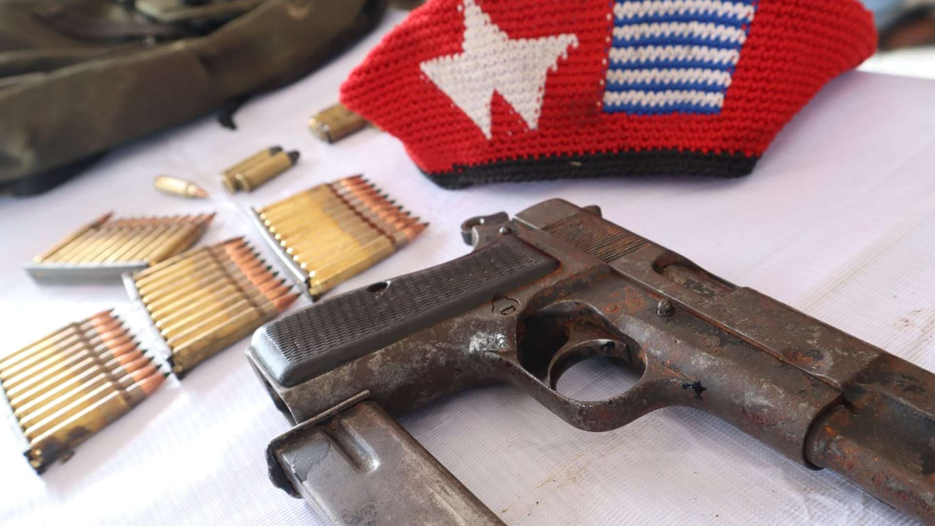 sisir-ulang-satgas-ops-damai-cartenz-temukan-senpi-diduga-milik-anggota-tni-yang-hilang