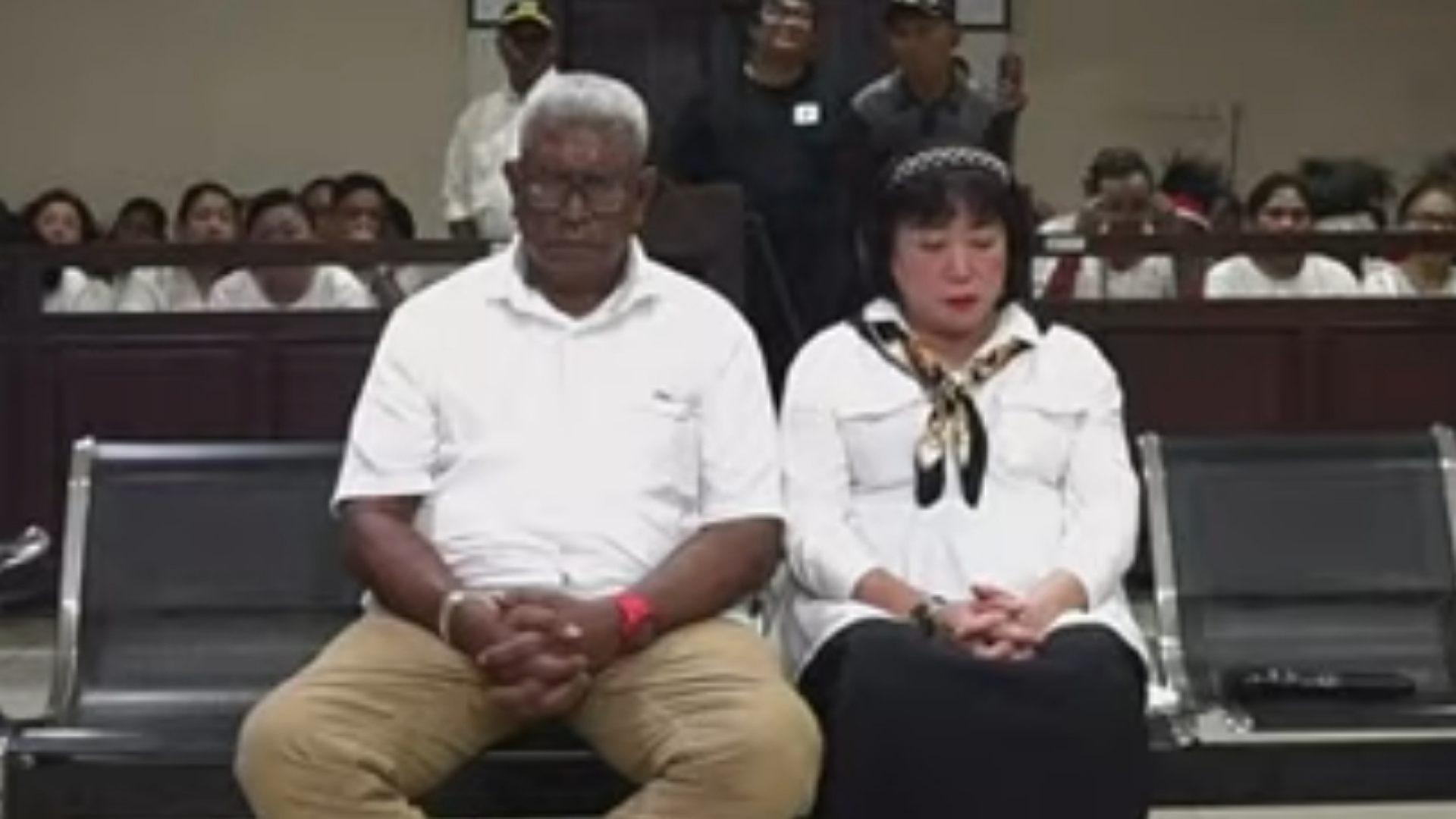 john-rettob-divonis-bebas-dari-semua-dakwaan