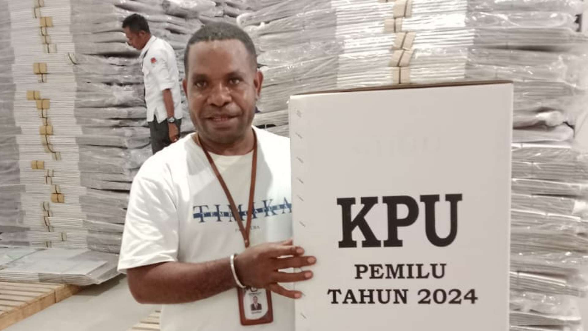 4775-kotak-suara-tiba-di-kpu-mimika